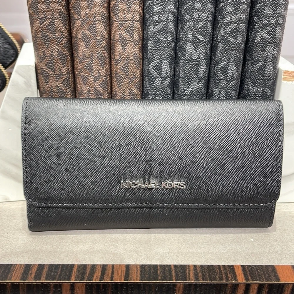 MICHAEL KORS JET SET TRAVEL LARGE TRIFOLD WALLET BLACK COLOR